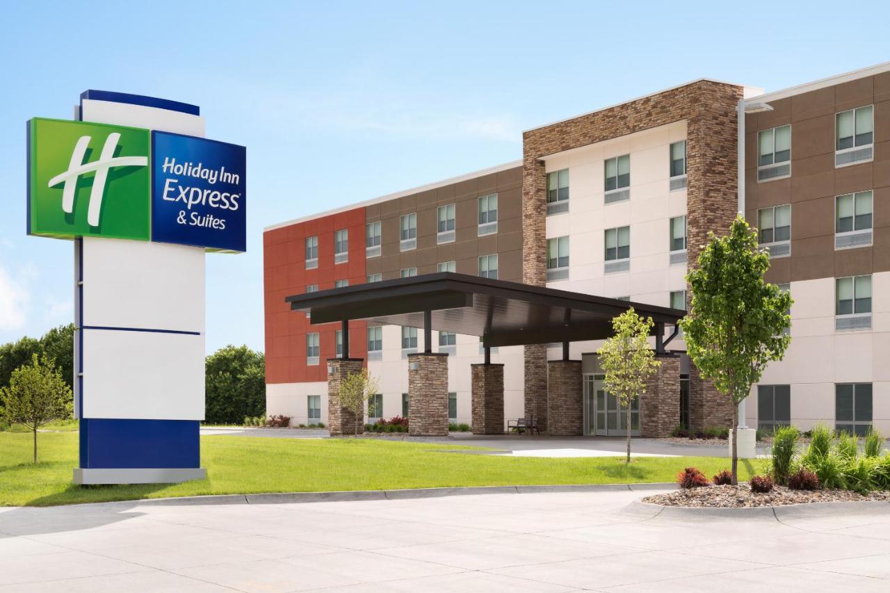 Holiday Inn Express & Suites - Milwaukee West Allis By Ihg Eksteriør bilde