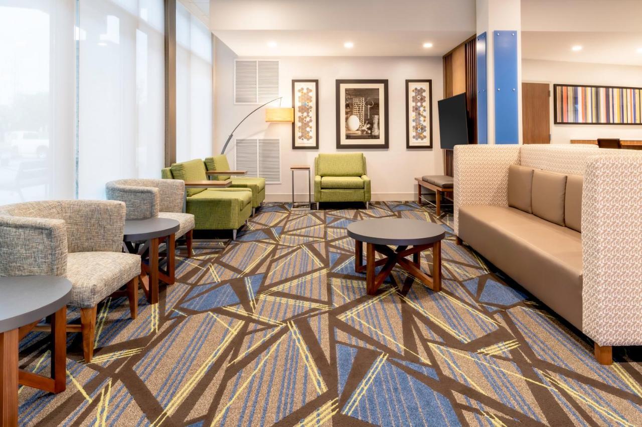 Holiday Inn Express & Suites - Milwaukee West Allis By Ihg Eksteriør bilde