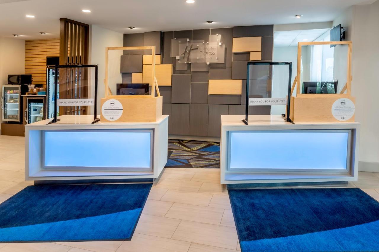 Holiday Inn Express & Suites - Milwaukee West Allis By Ihg Eksteriør bilde
