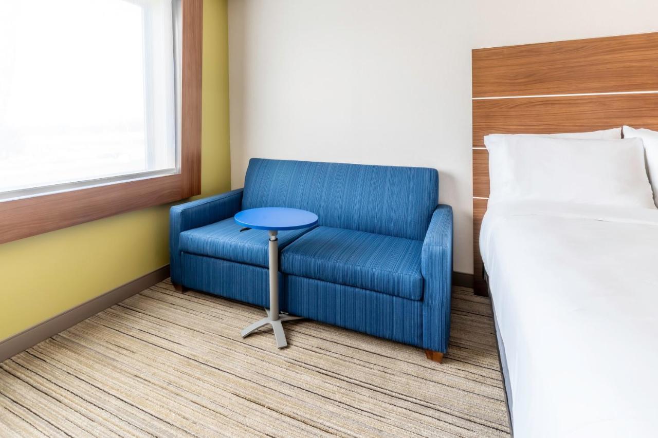 Holiday Inn Express & Suites - Milwaukee West Allis By Ihg Eksteriør bilde