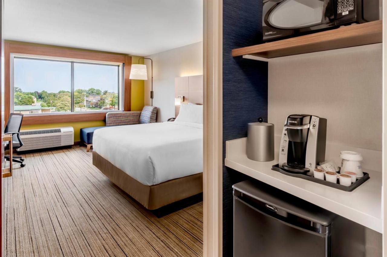 Holiday Inn Express & Suites - Milwaukee West Allis By Ihg Eksteriør bilde