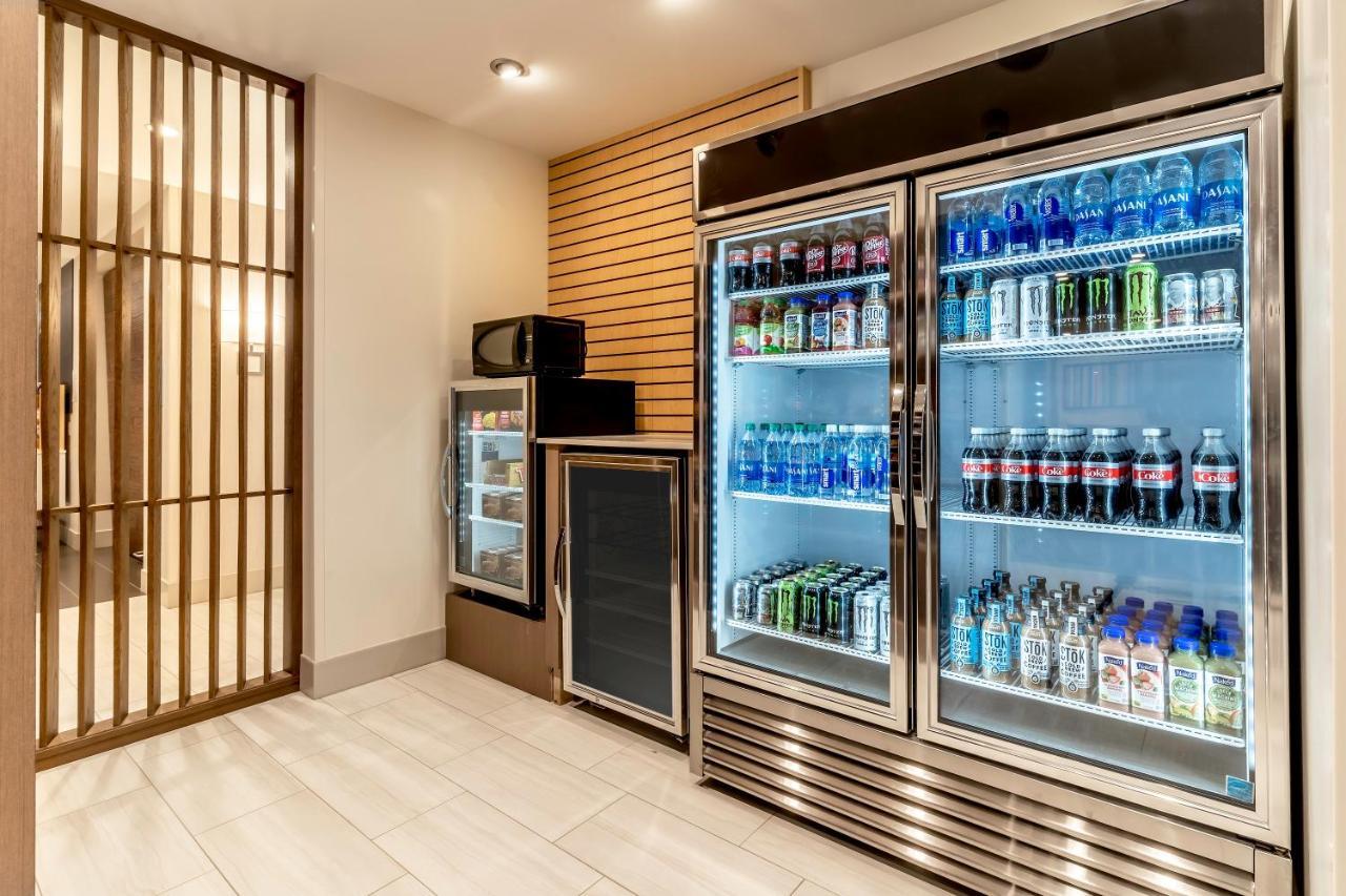 Holiday Inn Express & Suites - Milwaukee West Allis By Ihg Eksteriør bilde