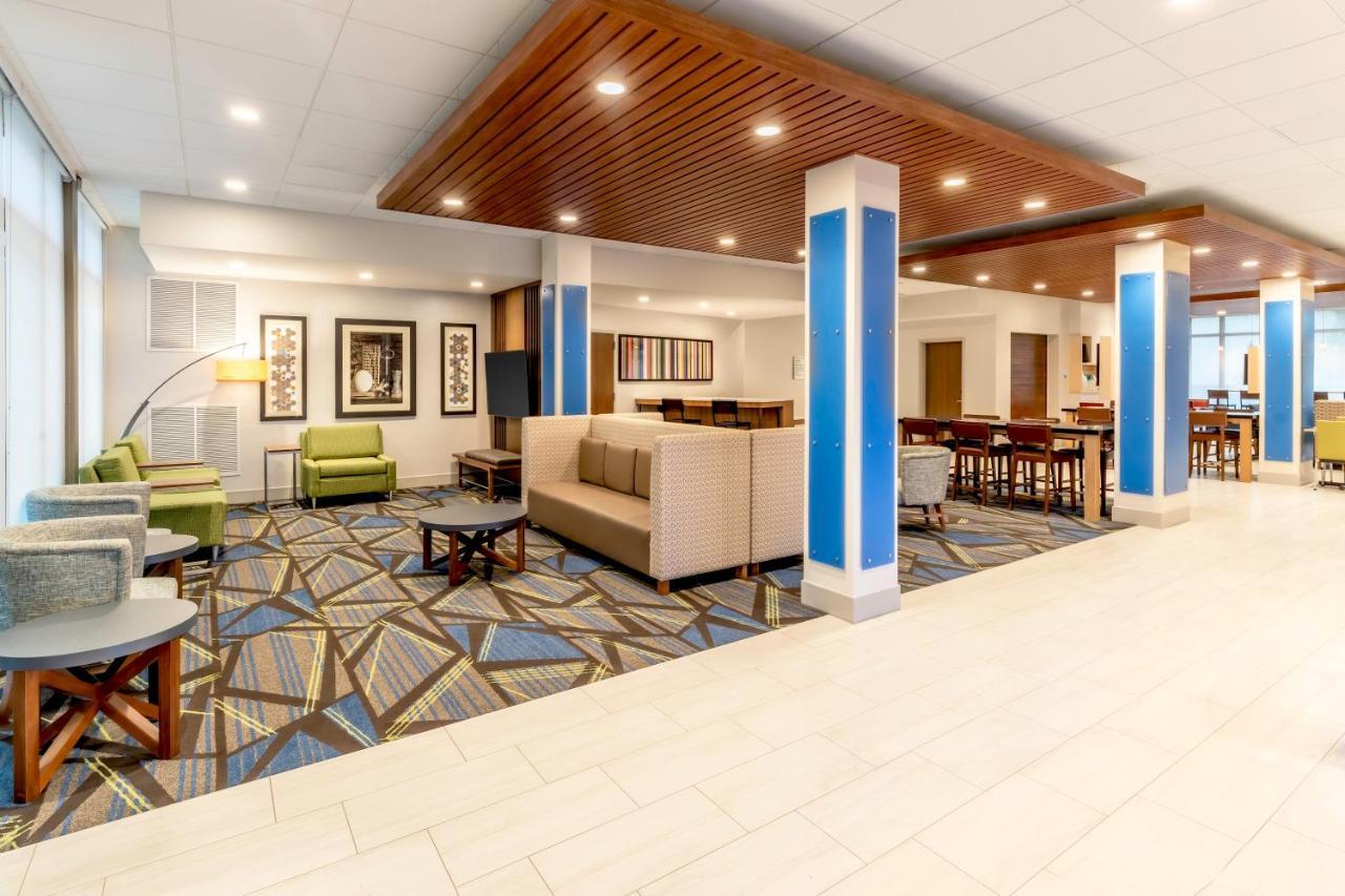 Holiday Inn Express & Suites - Milwaukee West Allis By Ihg Eksteriør bilde