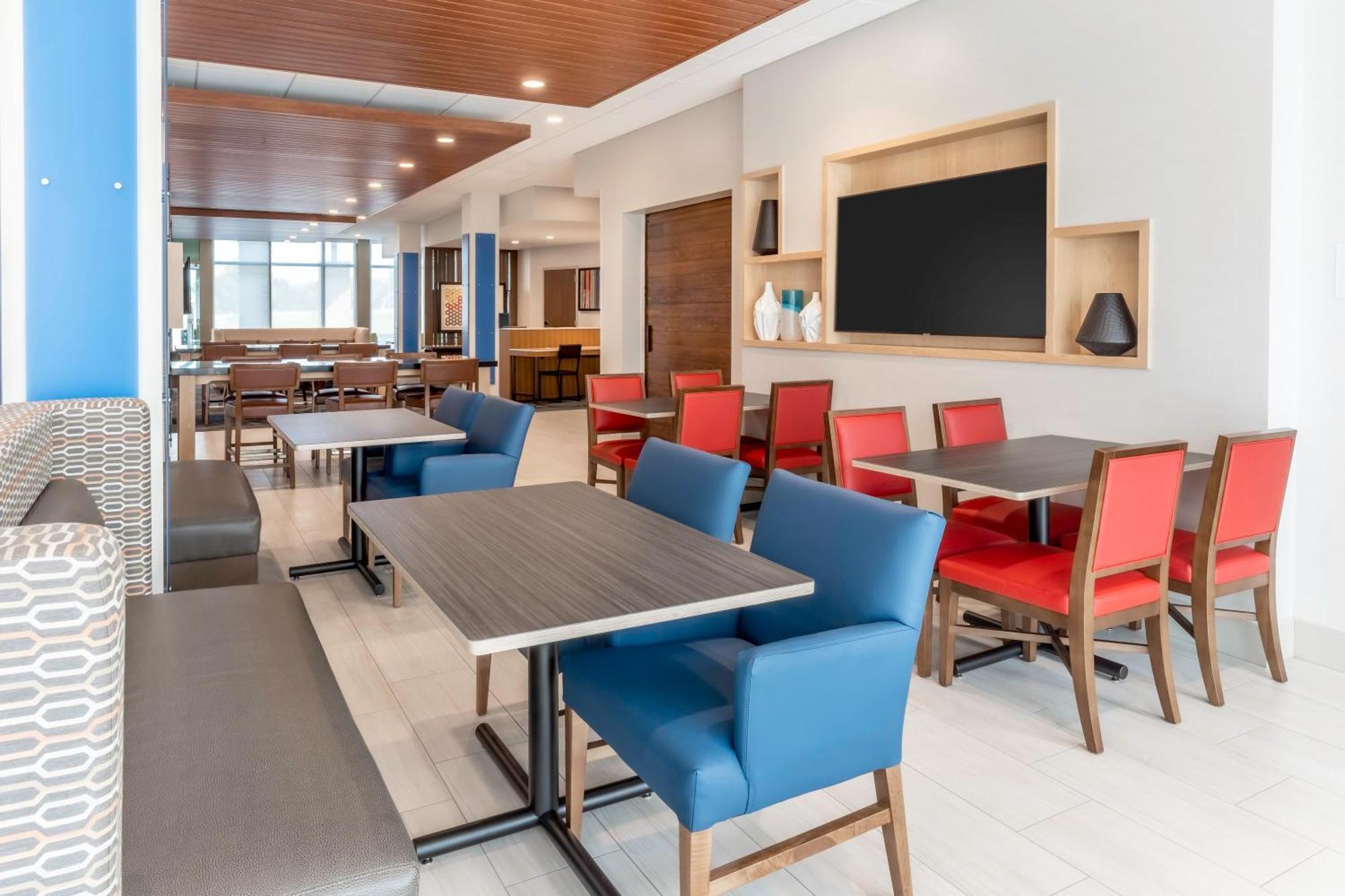 Holiday Inn Express & Suites - Milwaukee West Allis By Ihg Eksteriør bilde