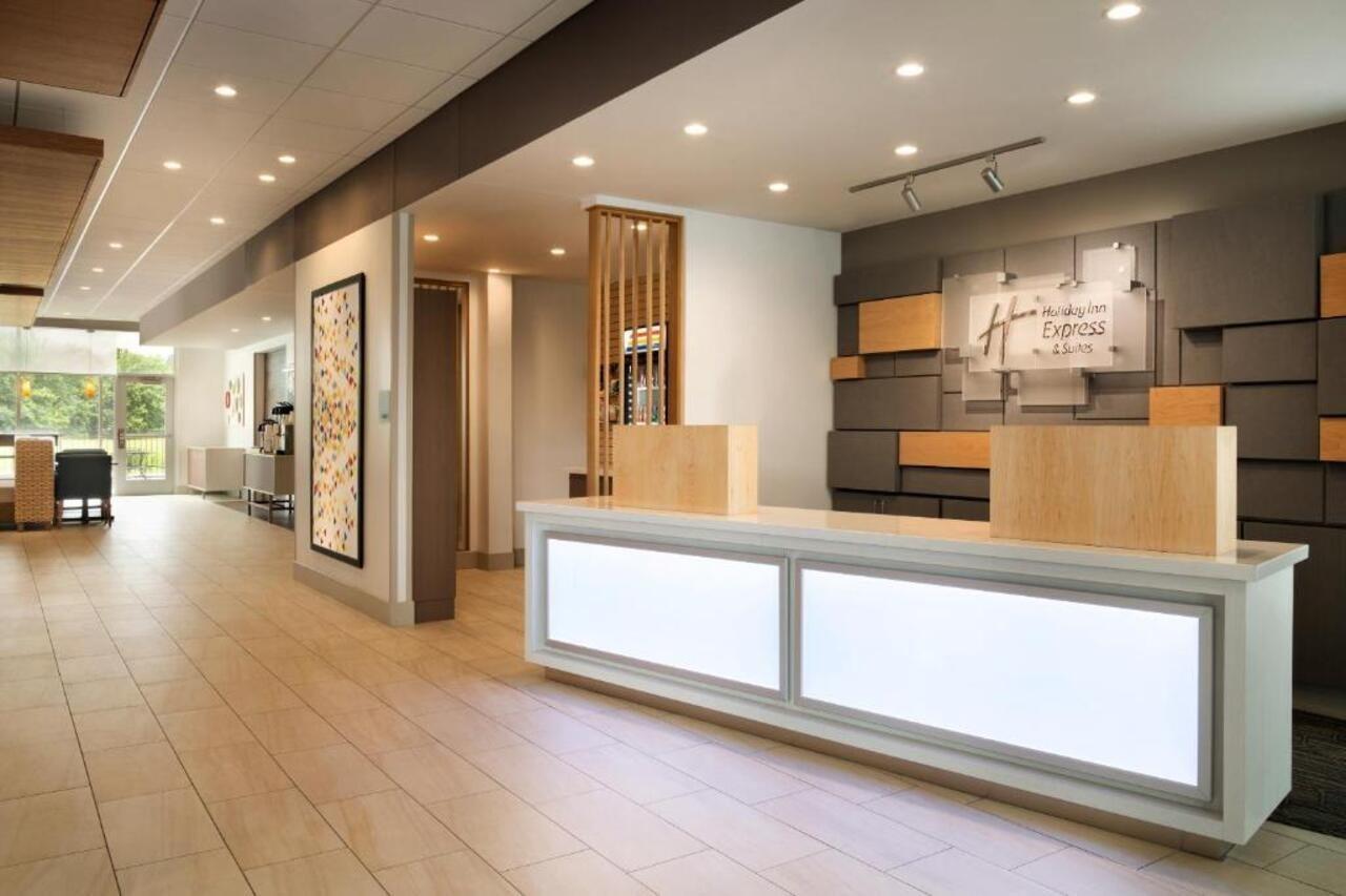 Holiday Inn Express & Suites - Milwaukee West Allis By Ihg Eksteriør bilde